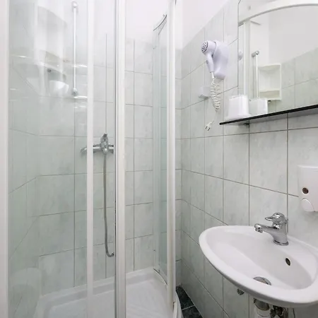 Apartment Awesome In Kastel Stafilic *